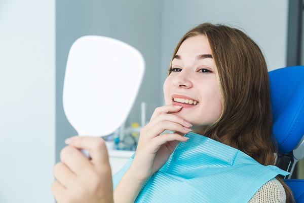 Understanding Dental Crowns Versus Veneers